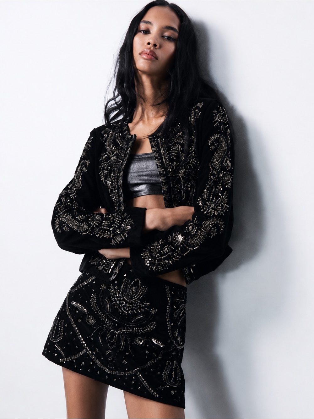 NEW ZARA EMBROIDERED LUXURY VELVET SKIRT SIZE S
🚨 NO DISCOUNT ON THIS SKIRT - Picture 1 of 9